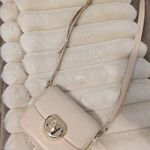 Elegant Cream Shoulder Bag